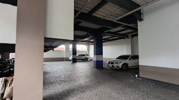 Parkir mandiri gratis