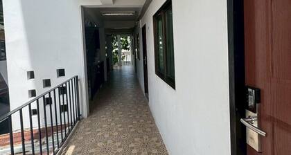 Sukhum Suvarnabhumi Airport Guest House