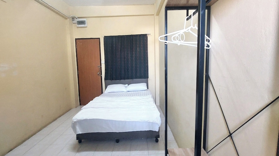 Sukhum Mega Bangna Guest House