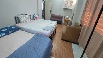 Family Room | Free WiFi, bed sheets