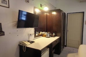 Standard Double Room | Desk, blackout drapes, rollaway beds, free WiFi