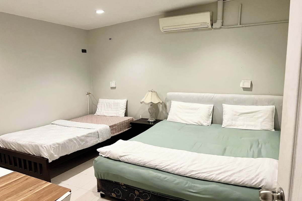 Triple Room, Private Bathroom | Free WiFi, bed sheets