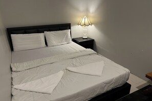 Chambre Double Signature, salle de bains commune | Wi-Fi gratuit, draps fournis