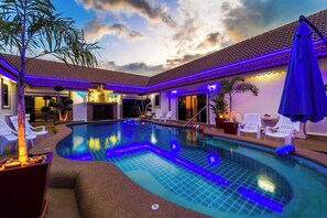 Outdoor pool, pool umbrellas, sun loungers