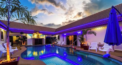 Siam Court Hotel And Resort