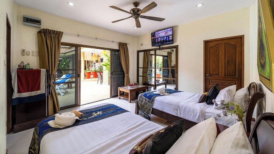 Siam Court Hotel And Resort