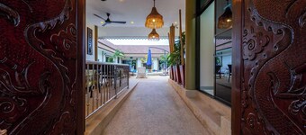 Siam Court Hotel And Resort