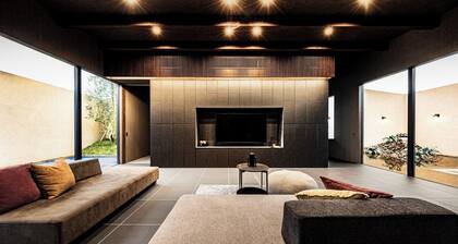 Curtainless open space BLUE BLACK A luxurious / Karatsu Saga