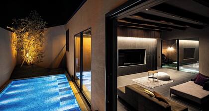 Curtainless open space BLUE BLACK A luxurious / Karatsu Saga