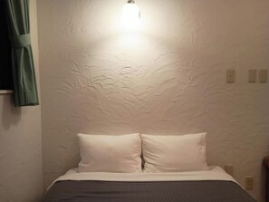 1 dormitorio, escritorio, wifi gratis y ropa de cama