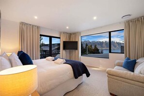 4 habitaciones, tabla de planchar con plancha, cuna de viaje y wifi 