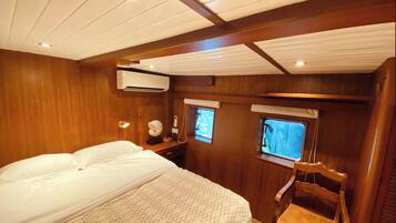 4 bedrooms, WiFi, bed sheets