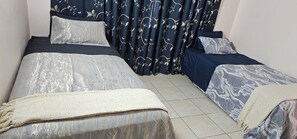 2 slaapkamers, een strijkplank/strijkijzer, wifi, beddengoed