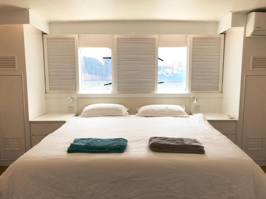 4 habitaciones, tabla de planchar con plancha, wifi y ropa de cama 