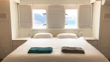 4 habitaciones, tabla de planchar con plancha, wifi y ropa de cama