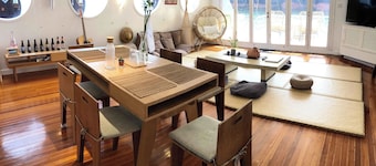 Cipango - Hong Kong Houseboat