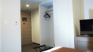 1 chambre, bureau, fer et planche à repasser, accès au Wi-Fi (inclus)