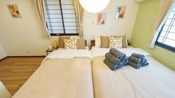 4 bedrooms, iron/ironing board, WiFi (free), bed sheets