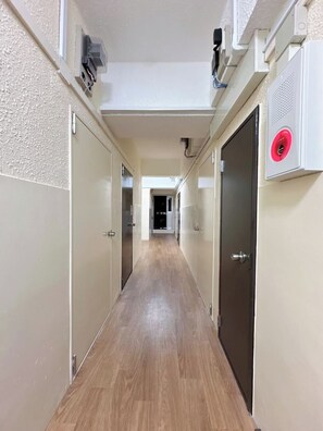 Interior - Single3 / Osaka Ōsaka (Osaka)