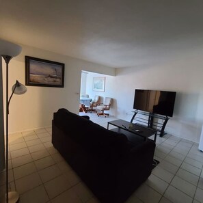 Smart TV - Cozy Cove #2 (Apple Valley)