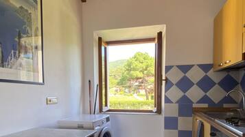 Fridge, oven