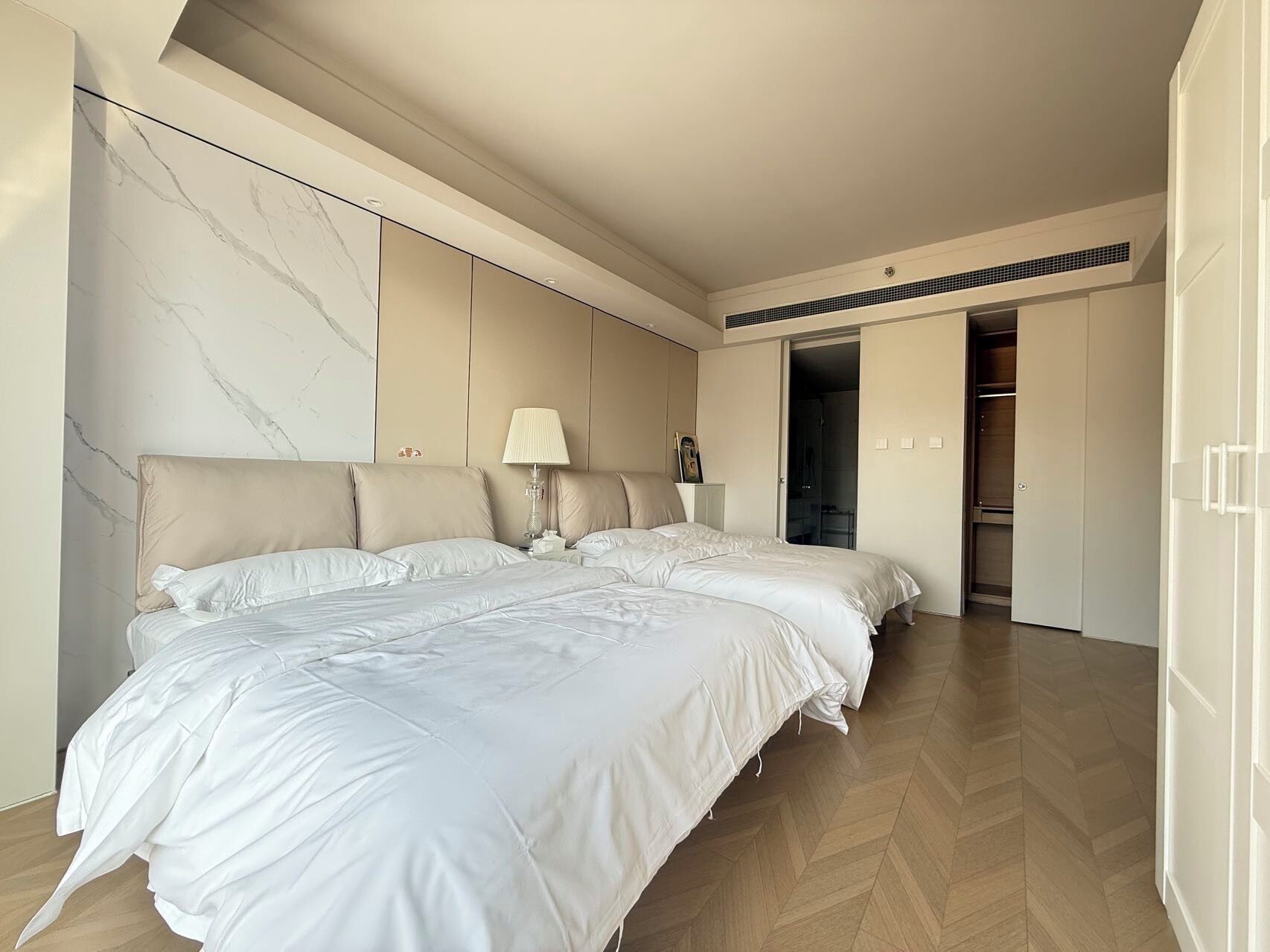 Family Apartment | Free WiFi, bed sheets