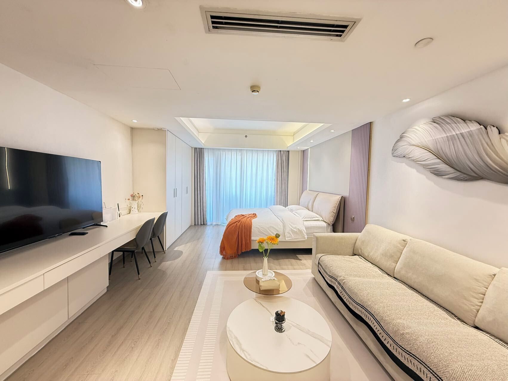 Elite Double Room, 1 Queen Bed, Patio, City View | Free WiFi, bed sheets