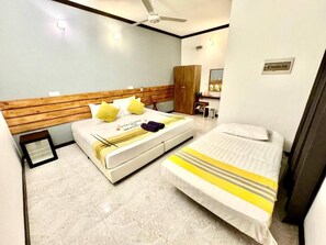 In-room safe, soundproofing, iron/ironing board, free WiFi - Seascape Retreats Dhigurah (Dhigurah)