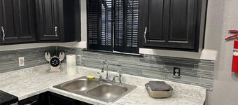 2-bedroom condo in lovely Shreveport with WiFi, AC