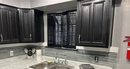 2-bedroom condo in lovely Shreveport with WiFi, AC