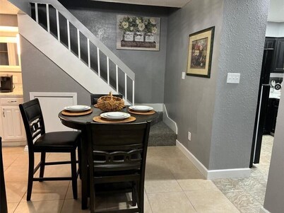 2-bedroom condo in lovely Shreveport with WiFi, AC
