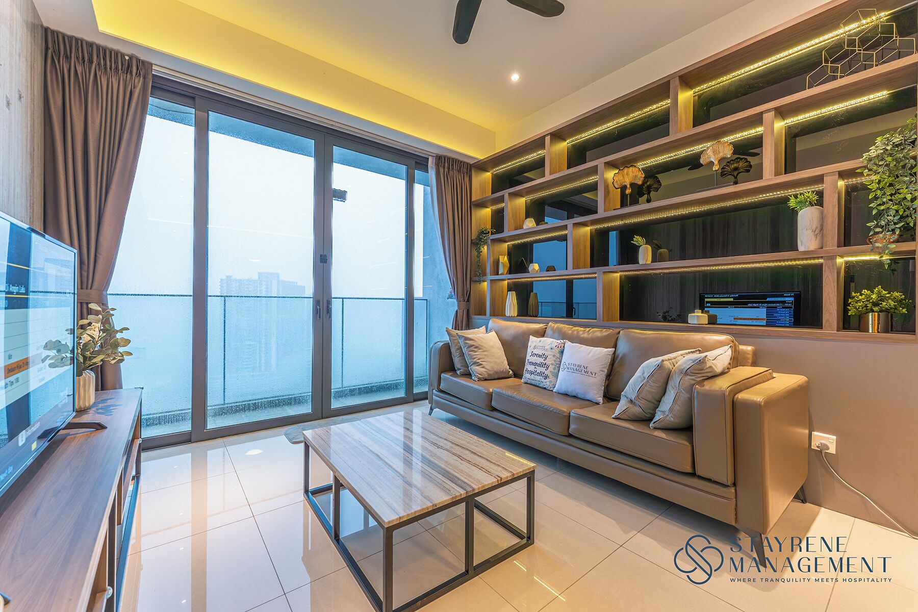 Deluxe Apartment, 2 Bedrooms, Balcony | Living area