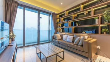 Deluxe Apartment, 2 Bedrooms, Balcony | Living area