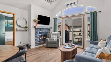 TV, fireplace, offices