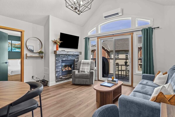 TV, fireplace, offices