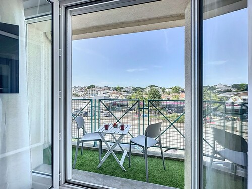 Les Roches by Interhome