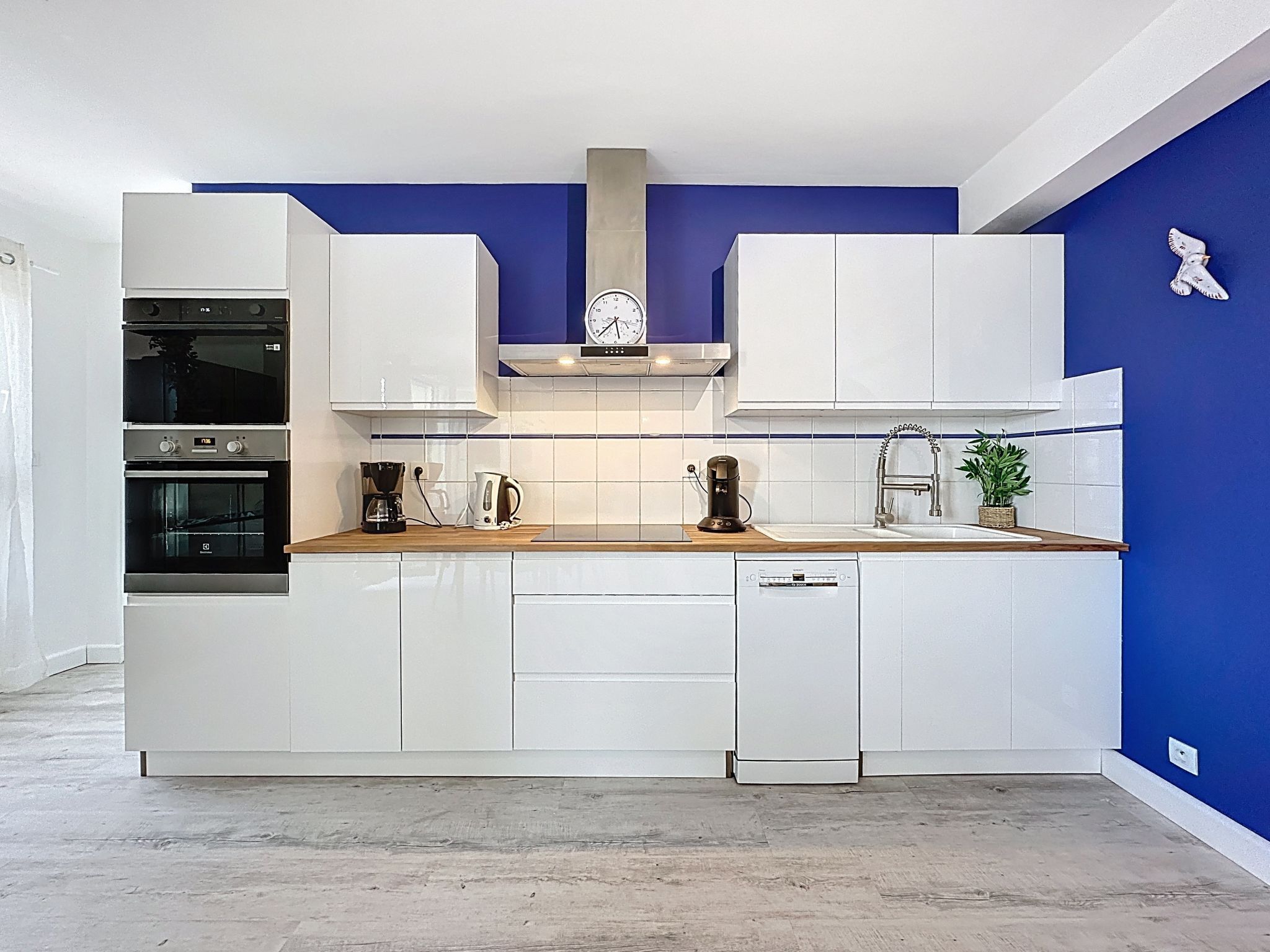 Réfrigérateur, micro-ondes, four, lave-vaisselle