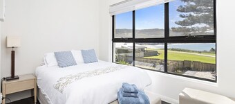 Bulli26 | Ocean Views • Family Beach Retreat • 150m to Sandon Point