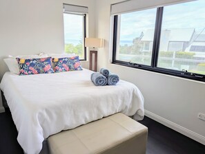 4 室のベッドルーム、アイロン / アイロン台、WiFi、ベッドシーツ