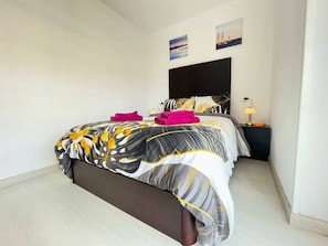 2 bedrooms, iron/ironing board, WiFi, bed sheets