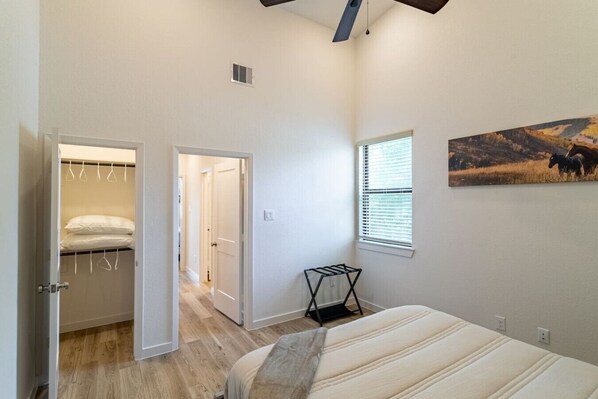 3 bedrooms, WiFi, bed sheets