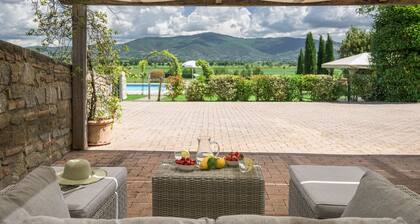 17th-century Tuscan villa, few km from Cortona!