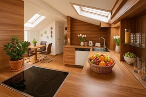 Fridge, oven, stovetop, dishwasher