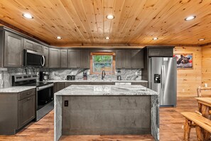 Fridge, stovetop
