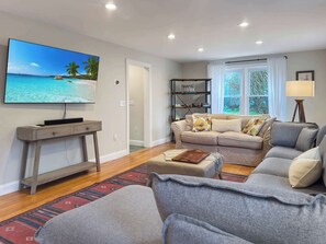 TV, stereoanlegg og kontorer