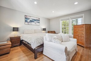 4 soverom, skrivebord, strykejern/-brett og wi-fi