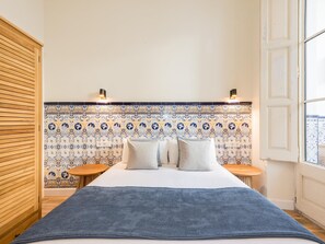 2 bedrooms, iron/ironing board, Internet, bed sheets