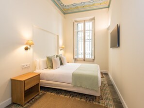 2 habitaciones, tabla de planchar con plancha, internet y ropa de cama 