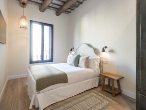 3 bedrooms, iron/ironing board, Internet, bed sheets