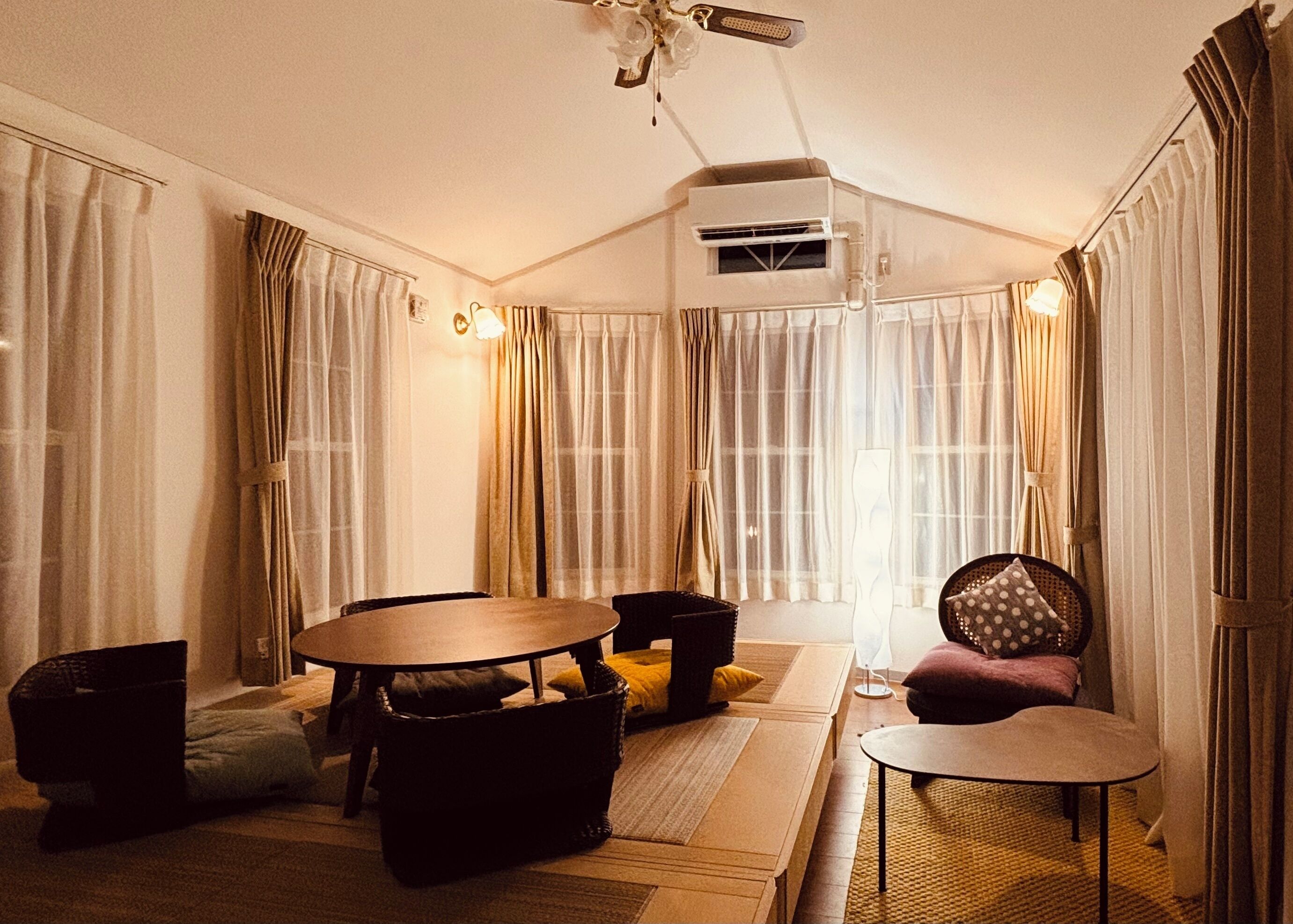 Japanilaistyylinen asunto-/talovaunu, useita makuuhuoneita, parveke, vuoristonäköala | Ylelliset vuodevaatteet, untuvapeitot, pimennysverhot